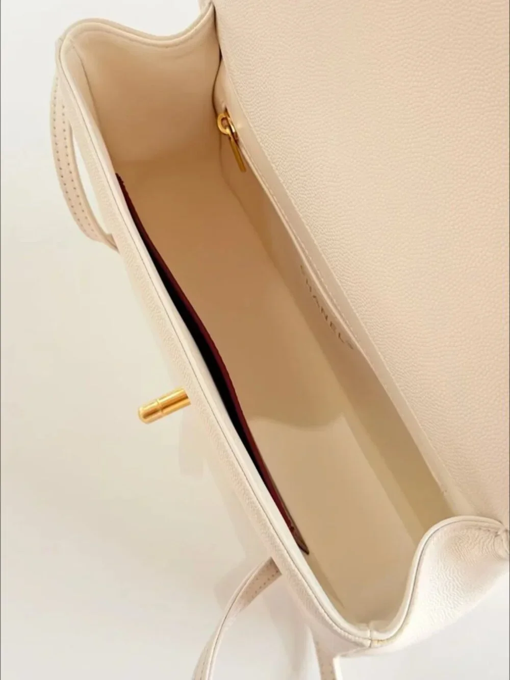 Classic CHANEL Bags: A Stylish and Versatile Choice for Elegance